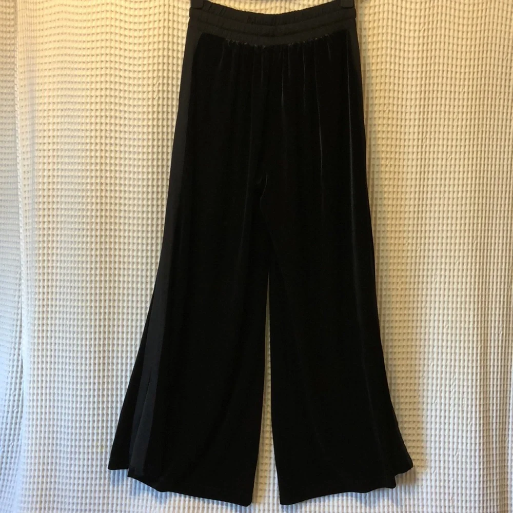 GAP Velvet Wide-Leg Track Pants - Picture 6 of 7